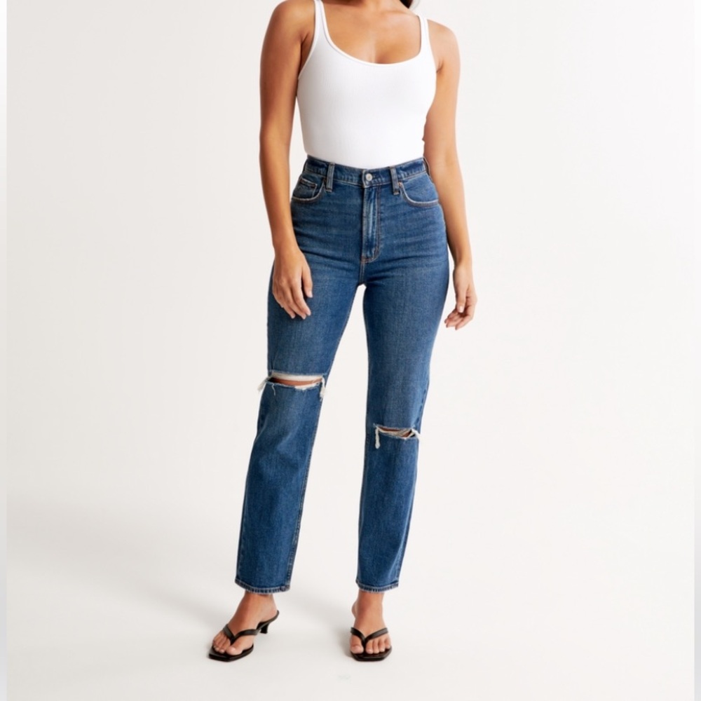 NWT Abercrombie Ultra High Rise Ankle Straight Jean curve love
